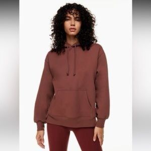 Aritzia TNA cozy fleece boyfriend hoodie size XS in muted maroon